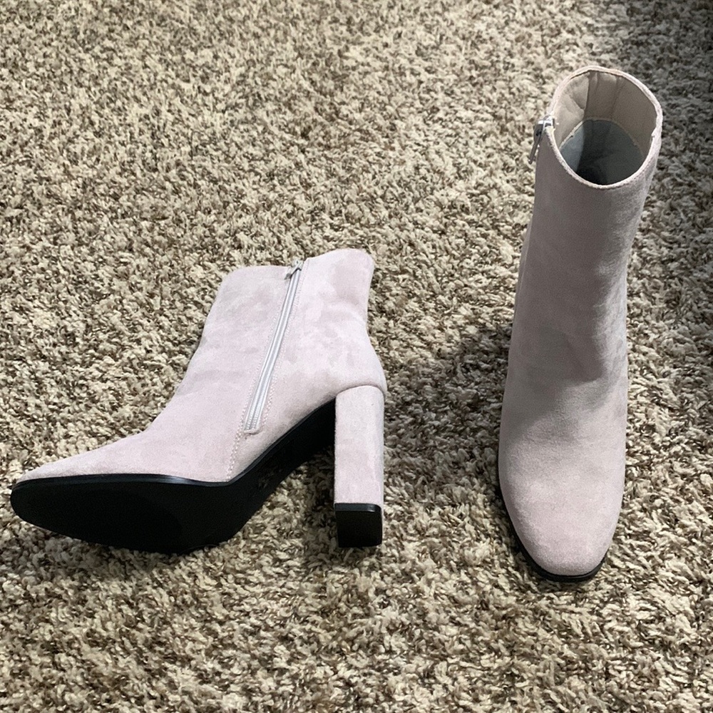 Brand New without tags Nanamacs suede boots